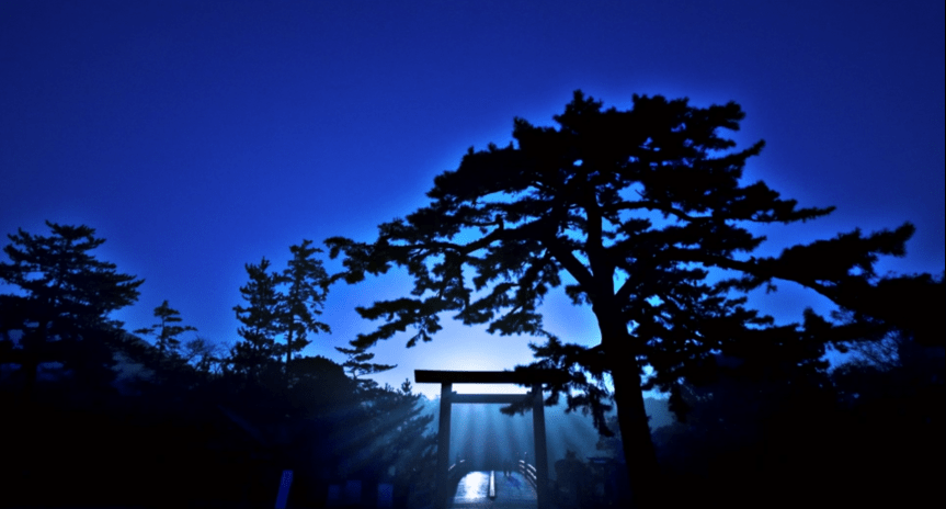 In Between Mountains and&nbsp;Oceans